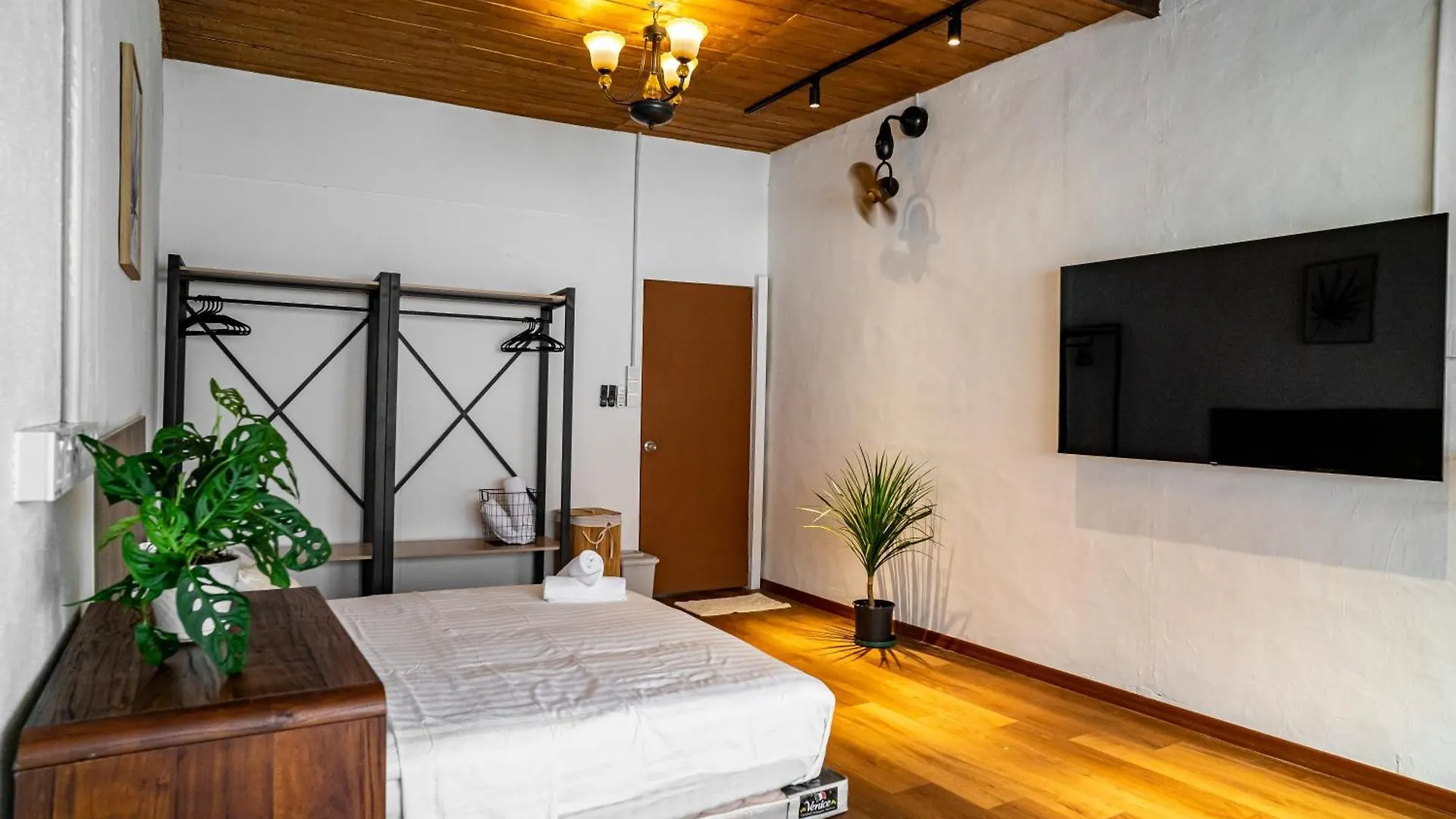Caryn Vintage Guesthouse George Town